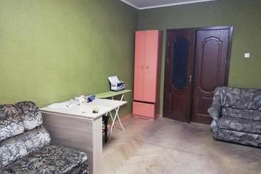 Hostel от рассвета до заката