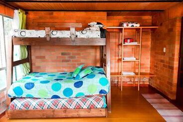 خانه Cabañas Lago Parque Paipa