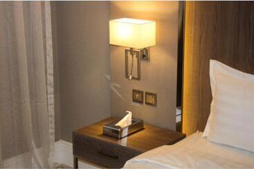 هتل قولدن سكوير طريق الرياض Golden Square Riyadh Road