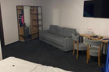 هتل Grofa Apartments