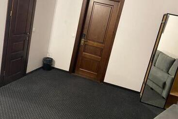 هتل Grofa Apartments