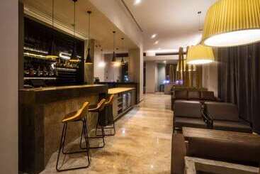هتل Hampton By Hilton David