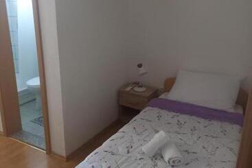 پانسیون Guest House Janja Ostojic