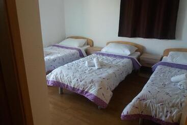 پانسیون Guest House Janja Ostojic