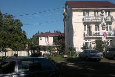 پانسیون Luka, Near Church