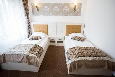 پانسیون Restaurant Ayan Piatra Neamt