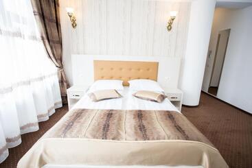 پانسیون Restaurant Ayan Piatra Neamt