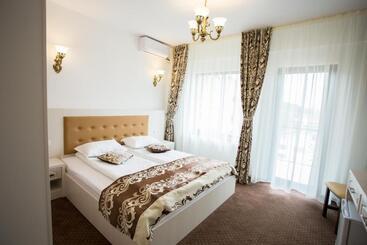 پانسیون Restaurant Ayan Piatra Neamt