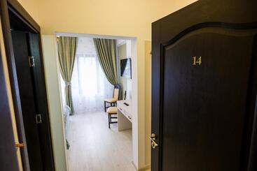 پانسیون Restaurant Ayan Piatra Neamt