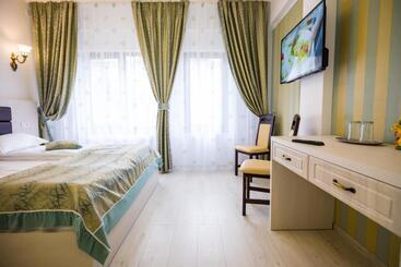 پانسیون Restaurant Ayan Piatra Neamt