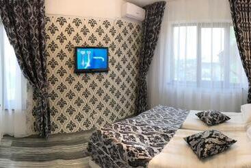 پانسیون Restaurant Ayan Piatra Neamt