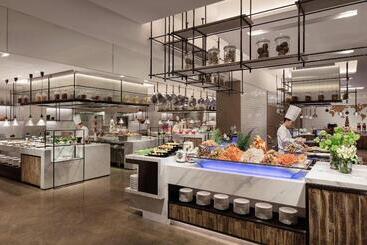 هتل Courtyard By Marriott Shenzhen Northwest