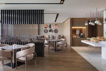 هتل Courtyard By Marriott Shenzhen Northwest