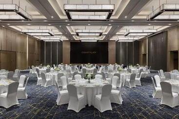 هتل Courtyard By Marriott Shenzhen Northwest