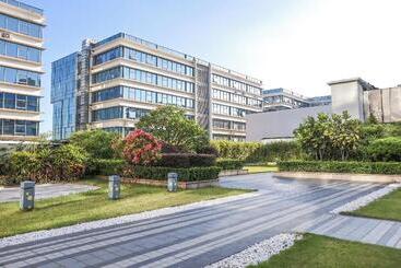 هتل Courtyard By Marriott Shenzhen Northwest