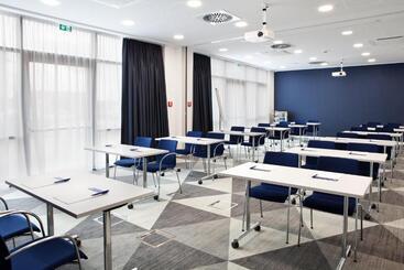 هتل Holiday Inn Express   Sindelfingen, An Ihg