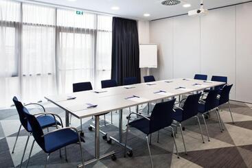 هتل Holiday Inn Express   Sindelfingen, An Ihg