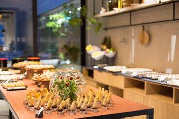 Indigo Larnaca, An Ihg Hotel Adults Only