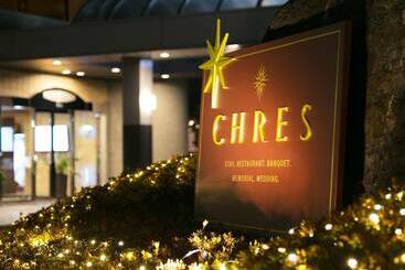 هتل Chres