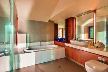 Yacht Club 19 Villa Bijou De Mer Ocean Front Private Pool 2 Buggies