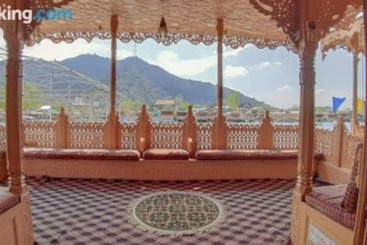 هتل Floating Heritage Group