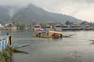 هتل Floating Heritage Group