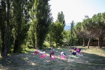 هتل Village Huttopia Dieulefit