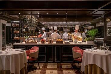 هتل Waldorf Astoria Xiamen