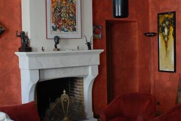 تختخواب و صبحانه La Maison D'arthure