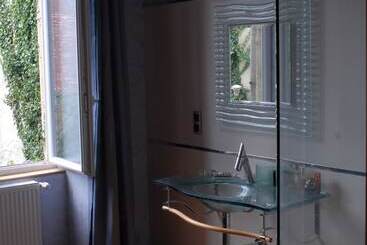 تختخواب و صبحانه La Maison D'arthure