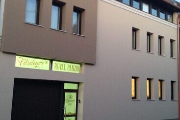 پانسیون Filsdeger Ház   Central Rooms & Apartmans