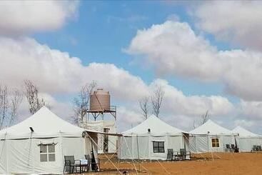 هتل Alsarmadi Desert Camp