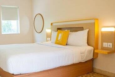 هتل Bloomrooms @ Calangute