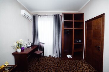 هتل Golden Square Bishkek