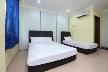 هتل Spot On 89857 Azra Inn Rumah Tumpangan