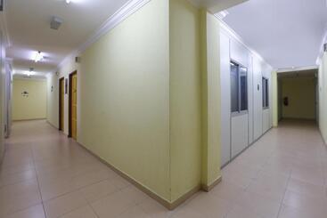 هتل Spot On 89857 Azra Inn Rumah Tumpangan