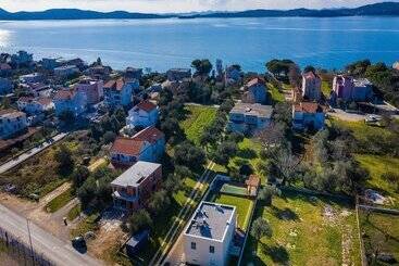 Nice Villa With Private Pool, Fenced Garden, Roofed Terrace, Near The Beach
