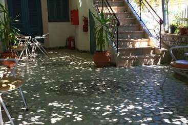 پانسیون George Apartments
