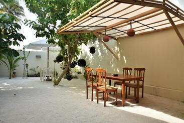 Kuri Beach View Inn - Omadhoo