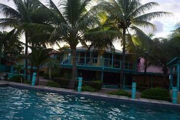 The Nautical Inn Resort