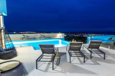 Villa Sara   Private Infinity Pool