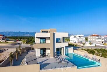 Villa Sara   Private Infinity Pool