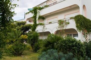 Apartments Spommy