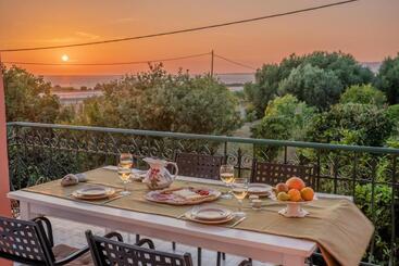 Ariadni Sea View Apartment