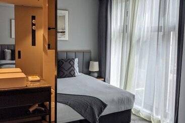 Clarion Apartments South Melbourne