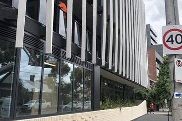 Clarion Apartments South Melbourne