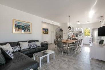 Family Villa Makarac Perfect Place To Get Away And Relax