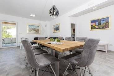 Family Villa Makarac Perfect Place To Get Away And Relax