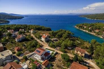 Family Villa Makarac Perfect Place To Get Away And Relax