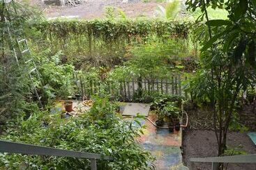 Iora Cottages